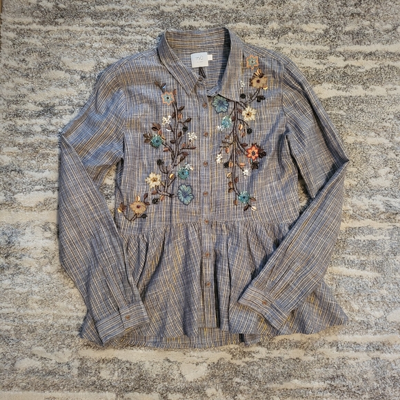 Beautiful HD from Anthropologie linen blouse - Picture 4 of 11